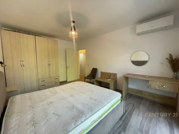Tirane, jepet me qera apartament 2+1 Kati 2, 100 m² 750 € (Mine Peza)