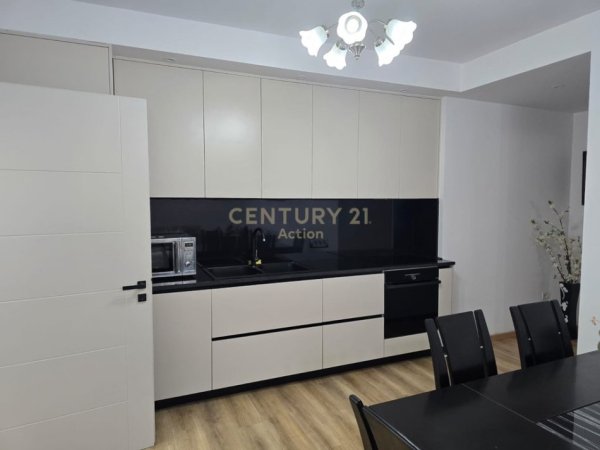 Tirane, jepet me qera apartament 2+1 Kati 3, 100 m² 700 € (Ish Parku)
