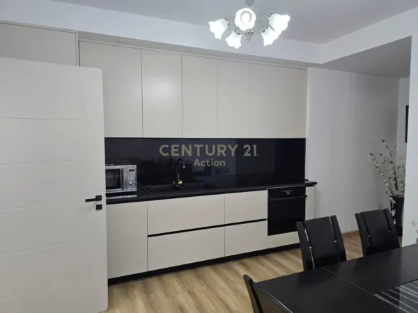 Tirane, jepet me qera apartament 2+1 Kati 3, 100 m² 700 € (Ish Parku)