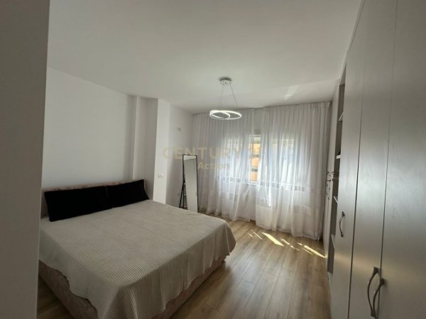 Tirane, jepet me qera apartament 2+1 Kati 3, 100 m² 700 € (Ish Parku)