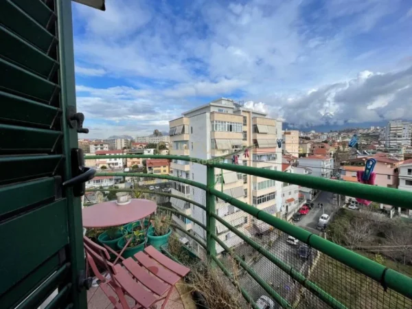 Tirane, shes apartament 2+1+Ballkon Kati 6, 85 m² 155.000 € (Rruga Gramoz Pashko)