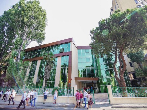 Tirane, shes apartament 1+1 Kati 3, 51 m² (Shkolla Baletit)