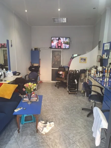 Tirane, jepet me qera dyqan Kati 0, 25 m² 550 € (Rr. Haxhi Hysen Dalliu)