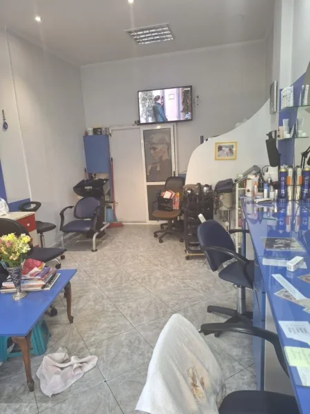 Tirane, jepet me qera dyqan Kati 0, 25 m² 550 € (Rr. Haxhi Hysen Dalliu)