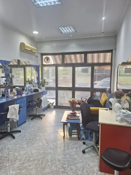 Tirane, jepet me qera dyqan Kati 0, 25 m² 550 € (Rr. Haxhi Hysen Dalliu)