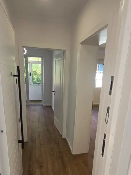 Tirane, shitet apartament 1+1+Ballkon , 42 m² 135.000 € (Rruga Myslym Shyri)