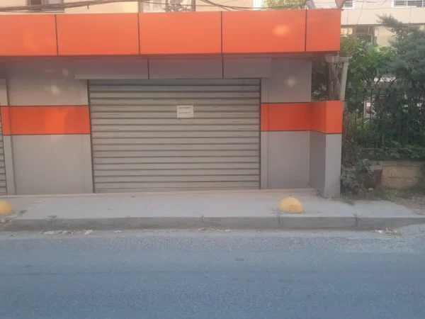 Tirane, jepet me qera ambjent biznesi Kati 1, 40 m² 250 € (Rruga Artan Minarolli/ Mezes-Fushe)