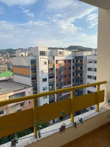 Tirane, jepet me qera apartament 2+1+Ballkon Kati 6, 100 m² 500 € (Rruga Irfan Tomini)