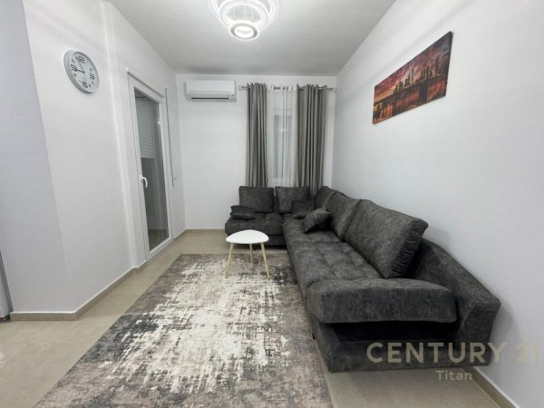 Tirane, jepet me qera apartament 1+1 Kati 5, 60 m² 550 € (5 maj)
