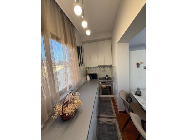 Tirane, jepet me qera apartament 1+1 Kati 3, 500 € (21 Dhjetori)