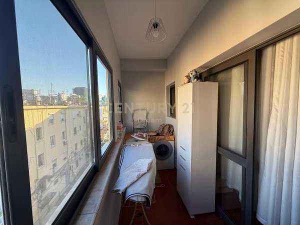 Tirane, jepet me qera apartament 1+1 Kati 3, 500 € (21 Dhjetori)