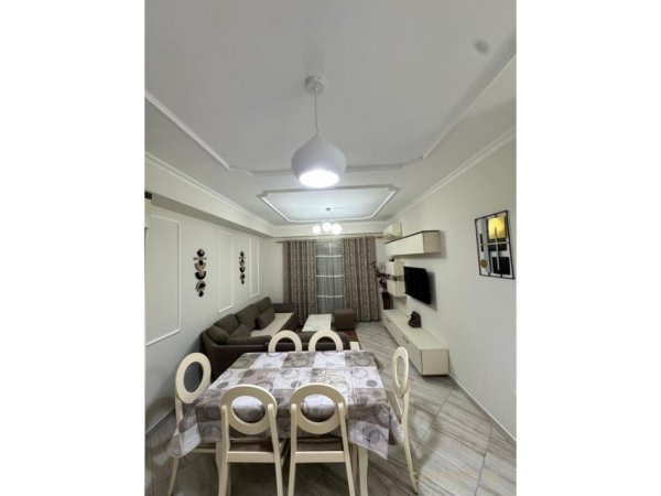 Tirane, jepet me qera apartament 1+1 Kati 5, 56 m² 600 € (Komuna e Parisit)