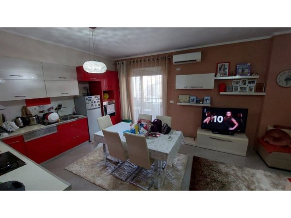 Tirane, jepet me qera apartament 2+1 Kati 5, 80 m² 450 € (Astir)