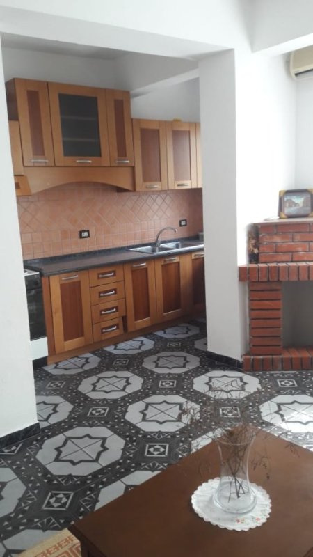 Durres, jepet me qera apartament 1+1+Aneks+Ballkon Kati 5, 250 €