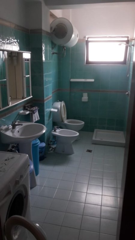 Durres, jepet me qera apartament 1+1+Aneks+Ballkon Kati 5, 250 €