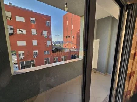Tirane, shitet apartament 1+1+Ballkon Kati 3, 84 m² 109.000 €