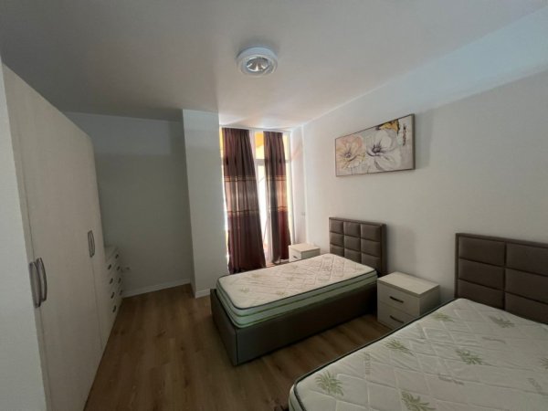 Jepet me qera super apartament 2+1+2 te Kompleksi Fratari Astir , 100 m2 i sapo mobiluar