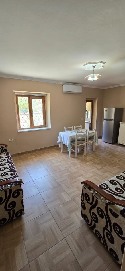 Tirane, shitet apartament 2+1+Ballkon Kati 1, 98 m² 195.000 € (Rruga Fortuzi)