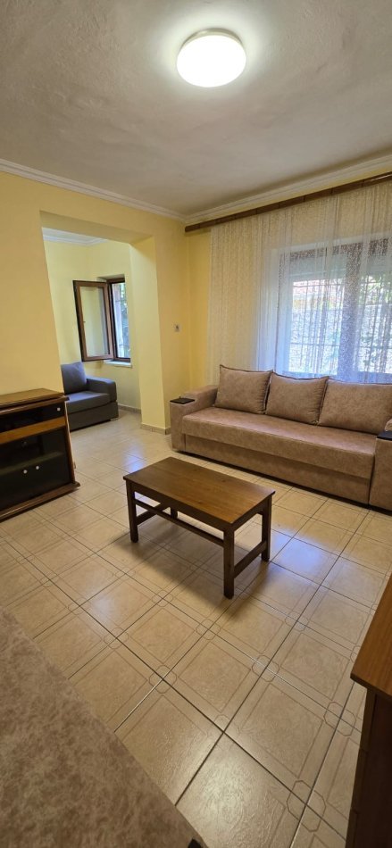 Tirane, shitet apartament 2+1+Ballkon Kati 1, 98 m² 195.000 € (Rruga Fortuzi)