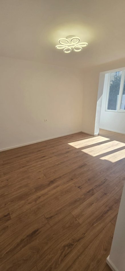 Tirane, shitet garsonier 1+1 Kati 3, 30 m² (Myslym Shyri)