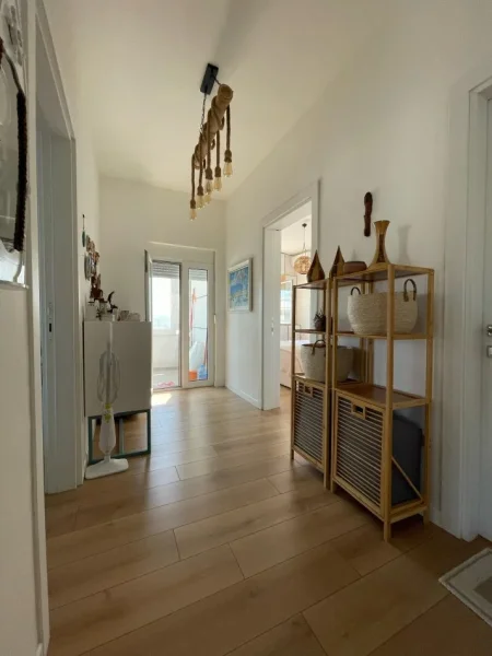 Durres, jepet me qera apartament 2+1 Kati 5, 120 m² (Qerret)