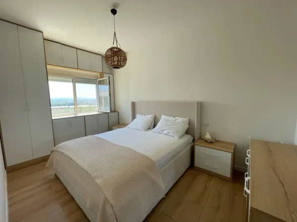 Durres, jepet me qera apartament 2+1 Kati 5, 120 m² (Qerret)