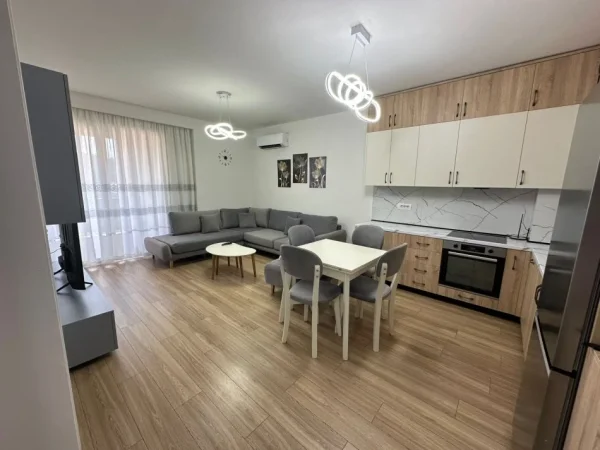 Tirane, Golden Park 3 . Shitet  apartament 1+1+Ballon 74 m .
