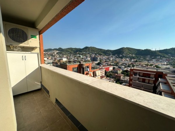 Tirane, jepet me qera apartament 1+1+Ballkon Kati 10, 74 m² 50.000 Leke