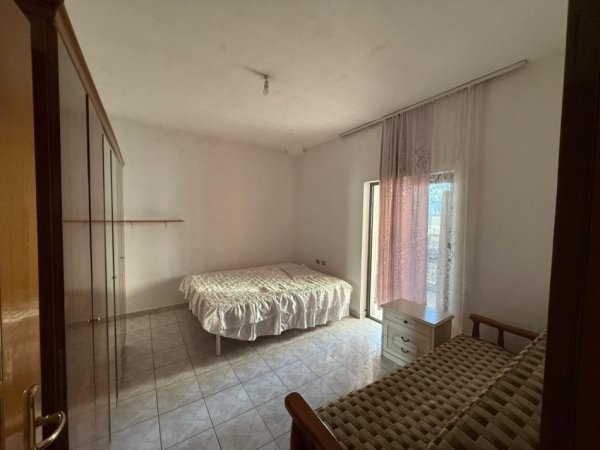 Tirane, jap me qera apartament 2+1+Ballkon Kati 3, 85 m² 300 € 