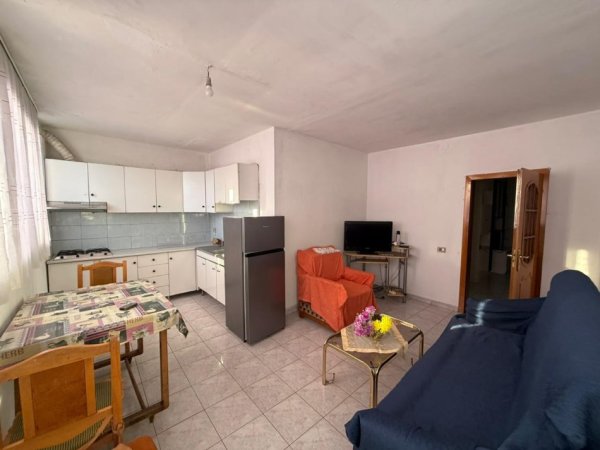 Tirane, jap me qera apartament 2+1+Ballkon Kati 3, 85 m² 300 € 