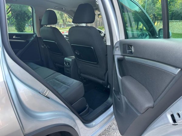 Tirane, shes SUV | Xhip TIGUAN 2.0 Nafte, gri metalizato automatik Klima 187.000 km