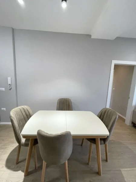 Tirane, jepet me qera apartament 2+1+Aneks+Ballkon Kati 15, 111 m² 1.200 € (Tirana Garden Building)