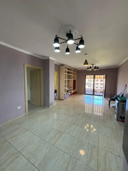 Tirane, shitet apartament 3+1+Aneks+Ballkon Kati 1, 130 m² 230.000 € (kopshti botanik)