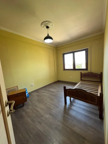 Tirane, shitet apartament 3+1+Aneks+Ballkon Kati 1, 130 m² 230.000 € (kopshti botanik)