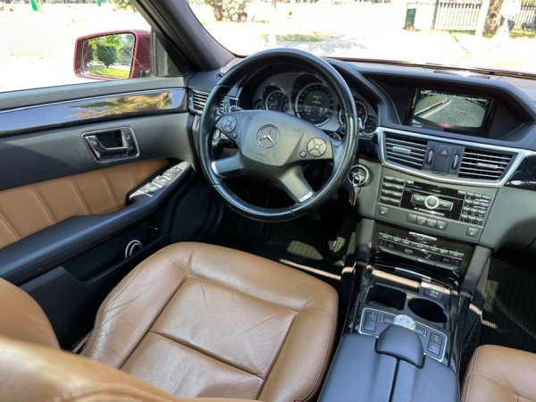 Tirane, shes makine Mercedes E Class Avangarde 350 Diesel 4 Matic Nafte, vishnje automatik Klima