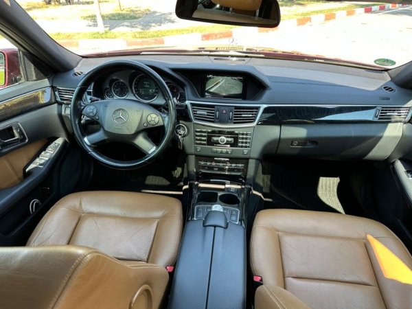 Tirane, shes makine Mercedes E Class Avangarde 350 Diesel 4 Matic Nafte, vishnje automatik Klima