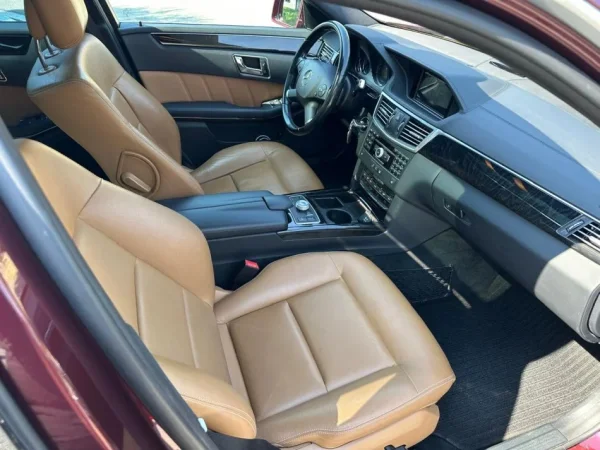 Tirane, shes makine Mercedes E Class Avangarde 350 Diesel 4 Matic Nafte, vishnje automatik Klima