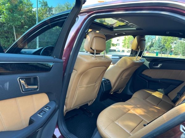 Tirane, shes makine Mercedes E Class Avangarde 350 Diesel 4 Matic Nafte, vishnje automatik Klima