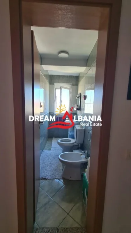 Tirane, shitet apartament 3+1+Ballkon , 99 m² 150.000 € (Brryli)