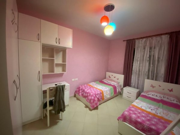 Tirane, jepet me qera apartament 2+1+Ballkon Kati 3, 105 m² 450 € (Tom Plezha)