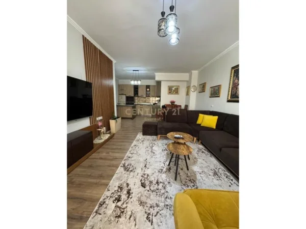 Tirane, shes apartament 2+1 Kati 2, 115 m² 150.000 € (Fresku)