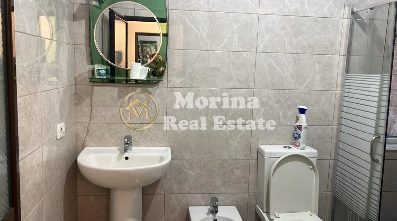 Tirane, jepet me qera apartament 1+1 Kati 3, 60 m² 500 € (Vasil Shanto)