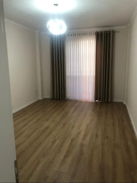 Tirane, shitet apartament 1+1 Kati 4, 66 m² 133.000 € (Rruga e kavajes pran Globe)