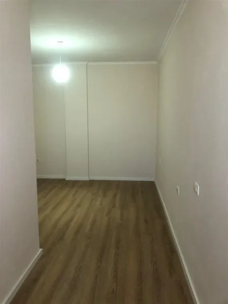 Tirane, shitet apartament 1+1 Kati 4, 66 m² 133.000 € (Rruga e kavajes pran Globe)