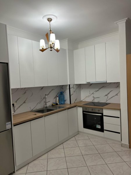 Tirane, jepet me qera apartament 2+1+Ballkon Kati 2, 100 m² 450 € (Eja Studio Astir)