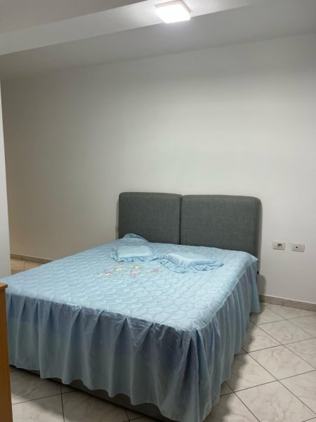 Tirane, jepet me qera apartament 2+1+Ballkon Kati 2, 100 m² 450 € (Eja Studio Astir)