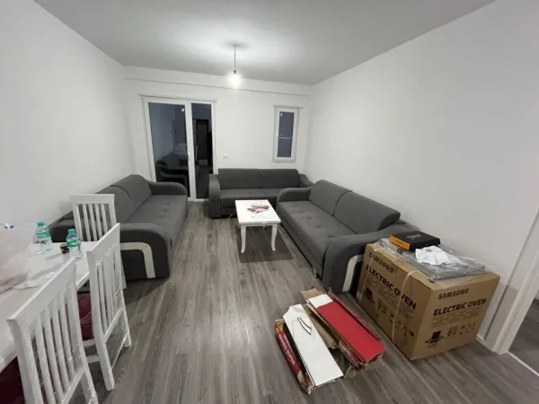 Tirane, jap me qera apartament 1+1 Kati 2, 60 m² 420 € (rruga erzen lita)