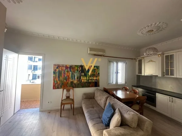 Tirane, jepet me qera hyrje 2+1+Ballkon Kati 3, 100 m² 700 € (RRUGA HIME KOLLI)