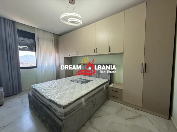 Tirane, jepet me qera apartament 1+1+Ballkon Kati 3, 70 m² 600 € (ne Selite Residenca Aleksandros)