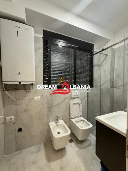 Tirane, jepet me qera apartament 1+1+Ballkon Kati 3, 70 m² 600 € (ne Selite Residenca Aleksandros)